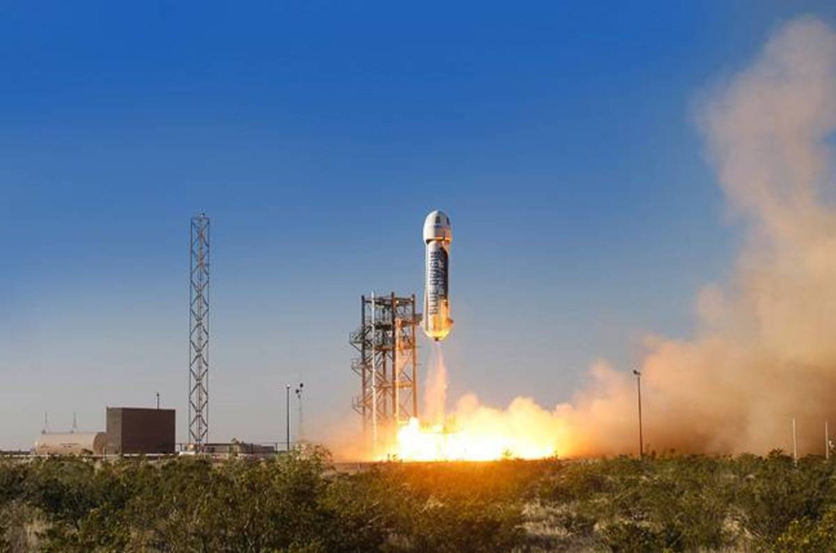 Jeff Bezos' thrusting cylinder makes Elon Musk's <i>look</i> minuscule