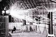 Nikola Tesla's fake lightning, Recuerdos de Pandora on Flickr CC2.0 license