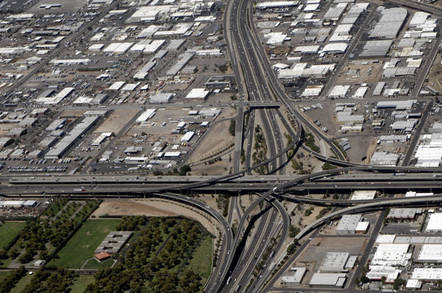 Stack_road_interchange_in_Phoeniz_AZ
