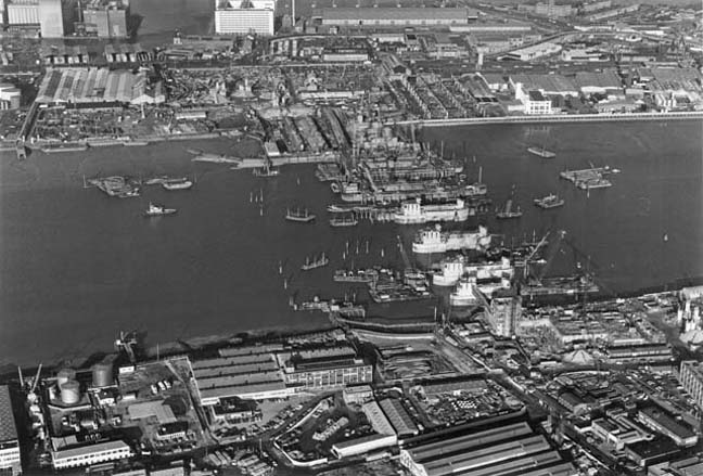 Thames barrier mid construction, photo: Environment Agency