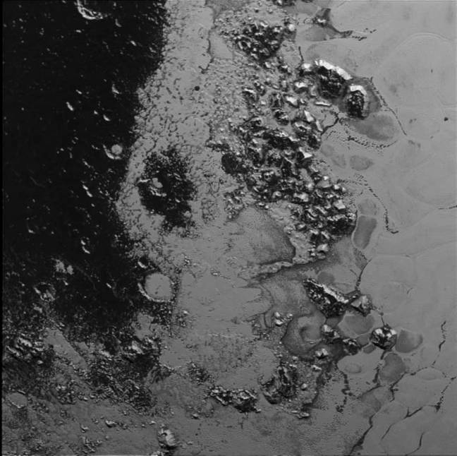 Second mountain range found on Pluto
