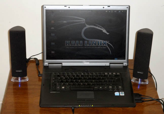 Fujitsu-Siemens Esprimo Mobile running Offensive Security's Kali Linux