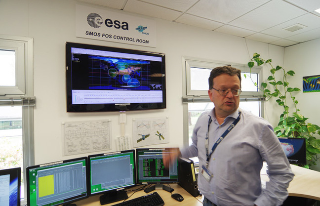 Jorge Fauste in the SMOS FOS Control Room