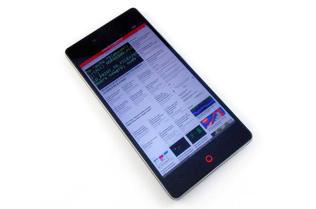 ZTE Nubia Z9 Mini Android smartphone