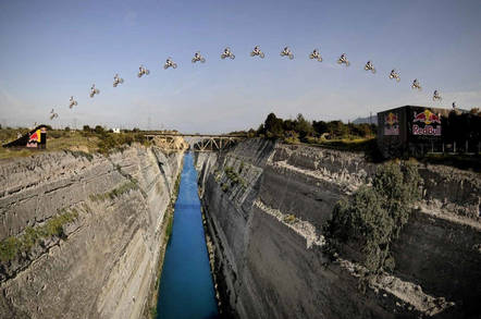 Jumping_Corinth_Canal