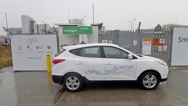 Hyundai ix35 Fuel Cell undertakes record hydrogen-powered drive