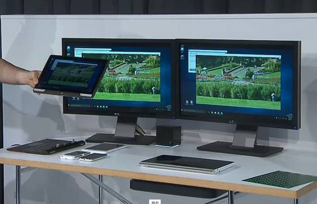 Intel shows wireless connection to dual displays Intel shows wireless connection to dual displays
