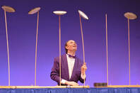 Plate spinning routine by Henrik Bothe