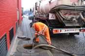 emptying_a_tank_of_sewage_648