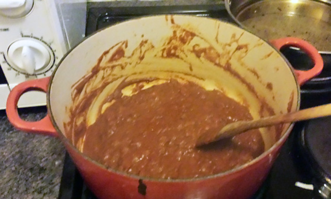 The currywurst sauce on the boil