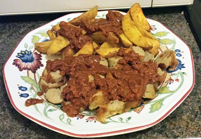 The finished currywurst on the plate