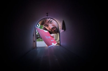mailing netflix by https://www.flickr.com/photos/kenwilcox/ cc attribution noderivs https://creativecommons.org/licenses/by-nd/2.0/