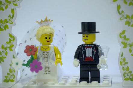 Lego wedding by https://www.flickr.com/photos/advedder/ cc 2.0 attribution generic