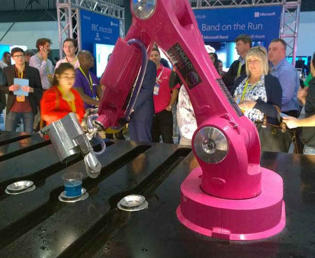 The robot cocktail maker at Future Decoded