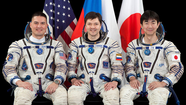  Kjell Lindgren of NASA, Oleg Kononenko of the Russian Federal Space Agency and Kimiya Yui