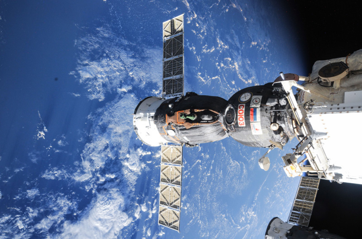 ESA astronaut decelerates from 28,800kph to zero in first bumpy landing