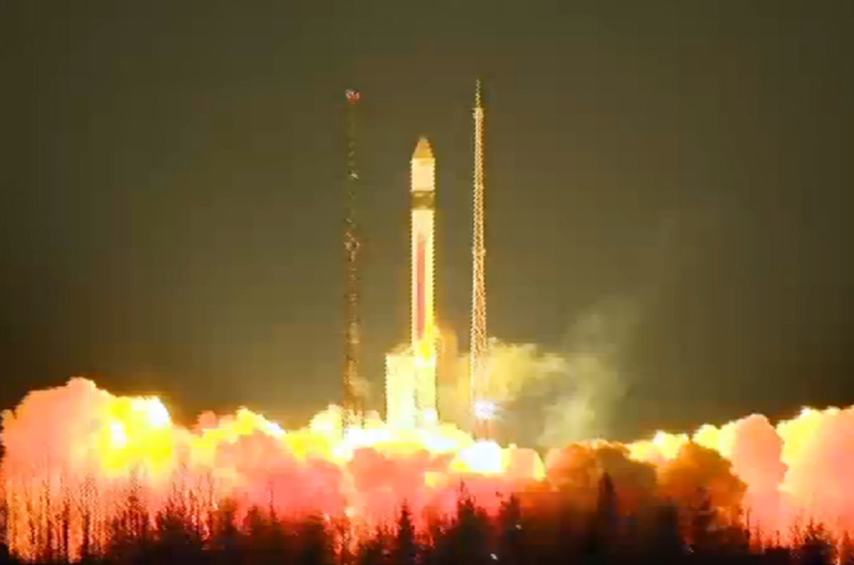 Europe's Earth-watching satellite streaks aloft