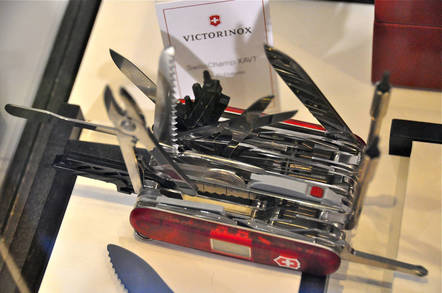 Swiss_Army_Knife