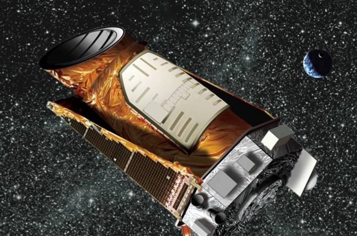 NASA gives blacked-out Kepler space 'scope the kiss of life
