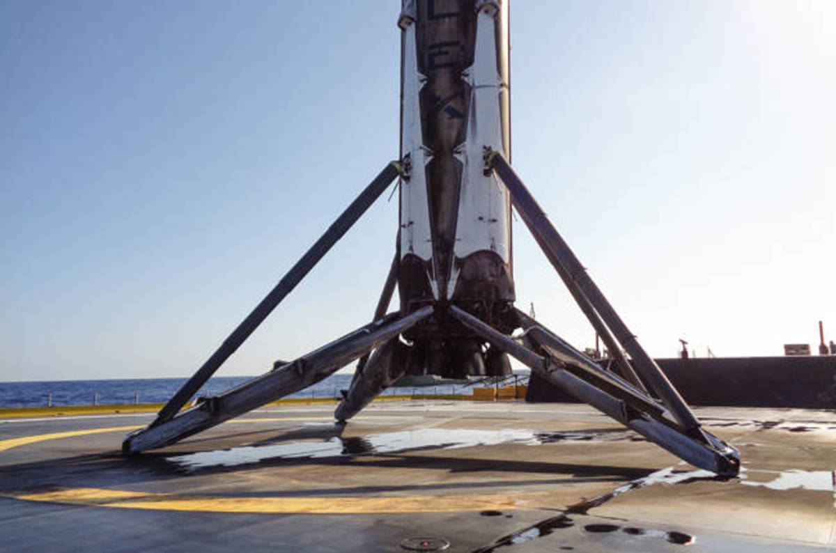 Watch it again: SpaceX's boomerang rocket lands on robo-sea-barge