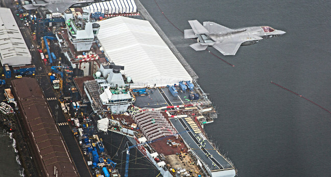 f35_flypast_hms_queen_elizabeth_mod.jpg?