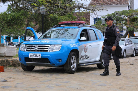 Brazillian police, photo by Tupungato via Shutterstock