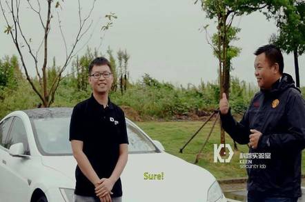 Keen Security Lab senior researcher Sen Nie (left) with director Samuel Lv