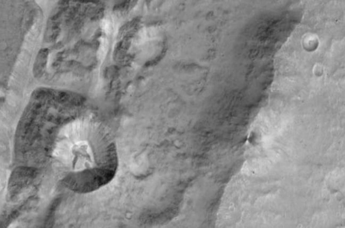 ExoMars probe snaps photos of your next dystopian home world when Earth goes to crap