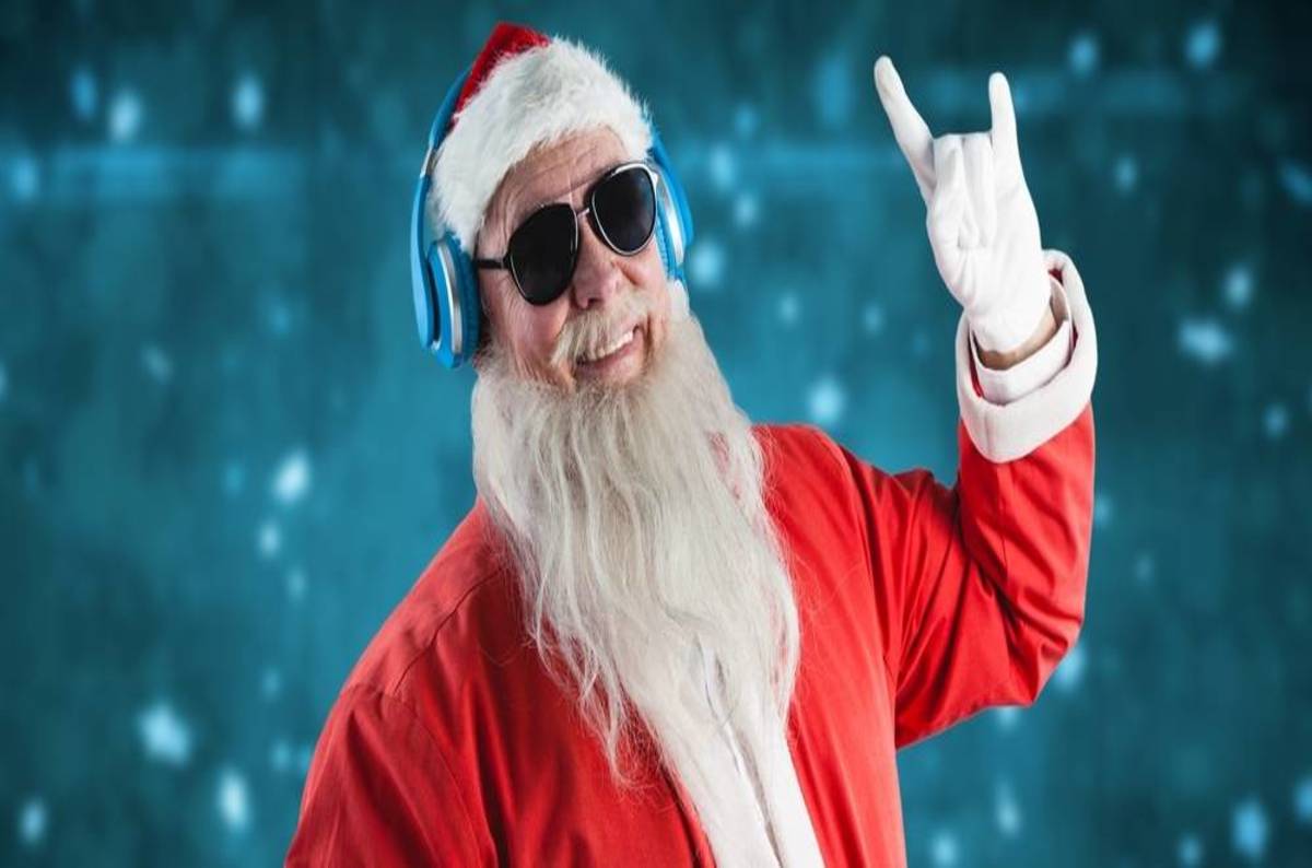 Men! If you want to win at board games this Christmas, turn off the rock music – scientists