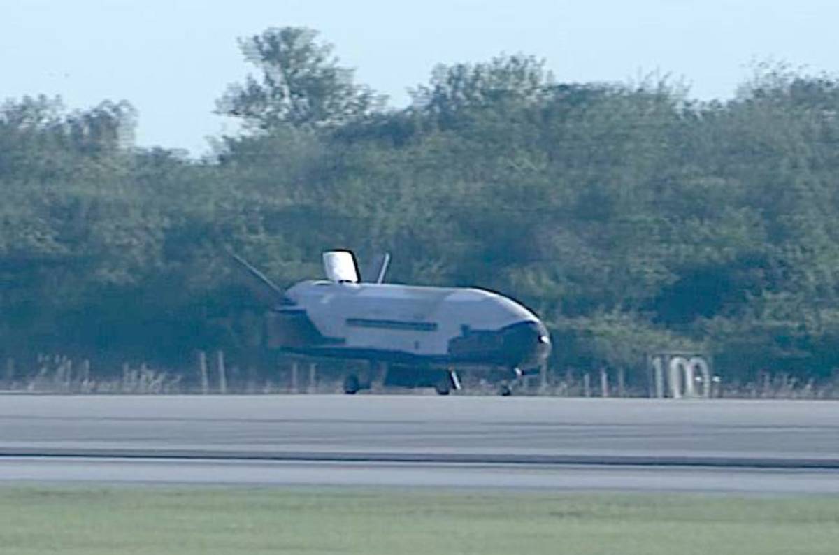 America's mystery X-37B space drone lands after two years in orbit
