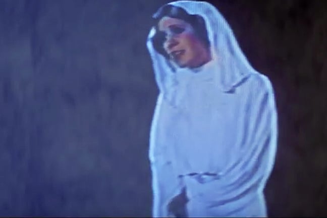 I Think Princess Leia Doesnt Know How To Use The Lightsaber