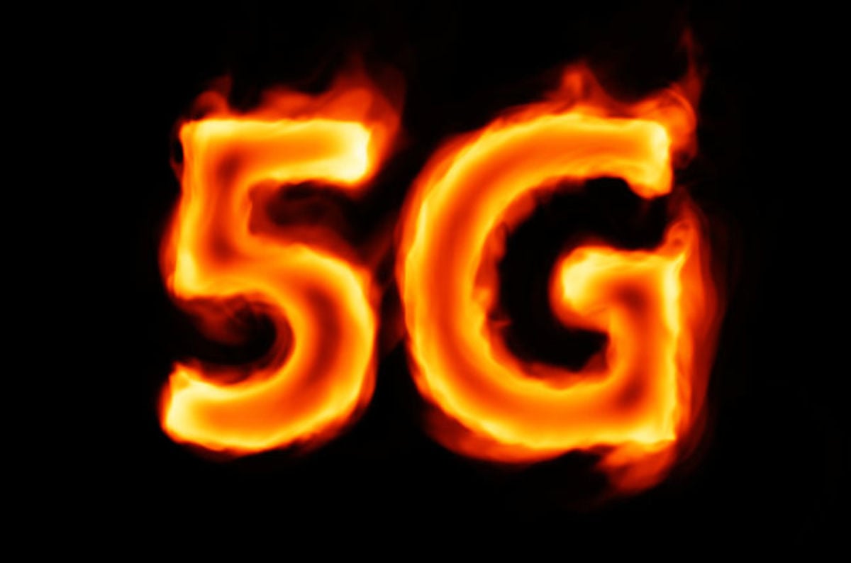photo of And that is definitively that ... for now. 5G's carrier features frozen image