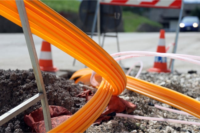 Fibre broadband uptake in UK lags behind OECD countries thumbnail