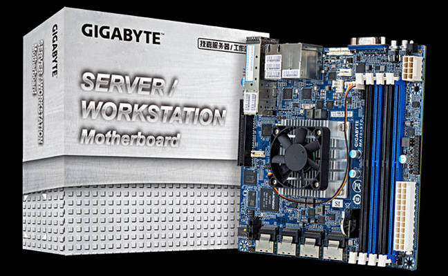 Gigabyte_MA!0_ST0_Atom_C3000_motherboard