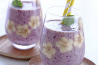 berry smoothie with thick straws