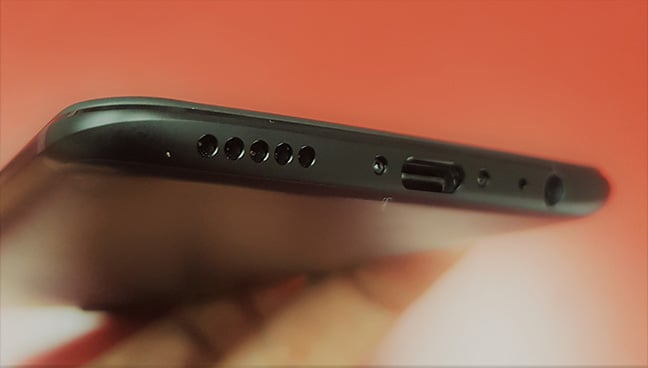 OnePlus 5T Bottom Grill