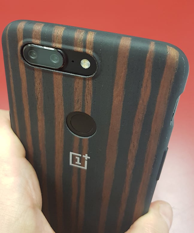 OnePlus 5T Ebony Wood cover 