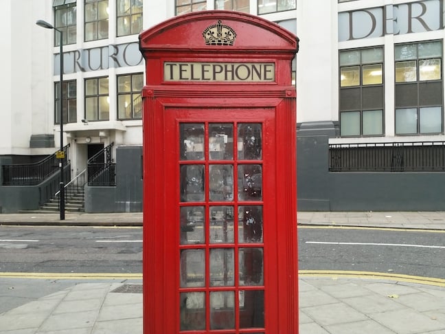 Nokia 8 Sample Photo: Telephone box (colour)