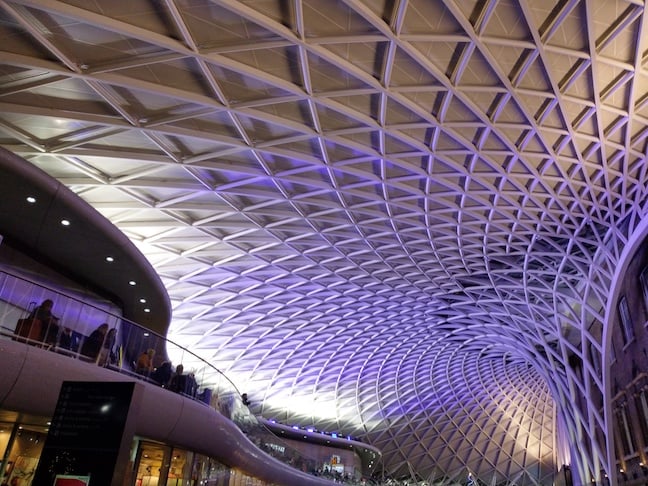 HTC U11 Life pic of Kings Cross Station