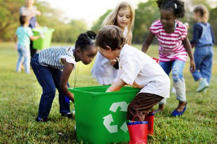 kids play with a container