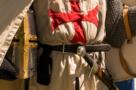 close shot crusador cross sword