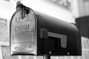 A picture of a US mail box