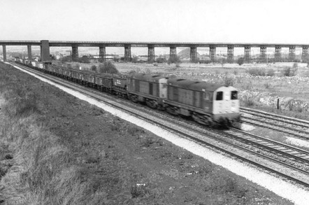 Bennerley Viaduct photo: Reg Baker and www.picturethepast.org.uk