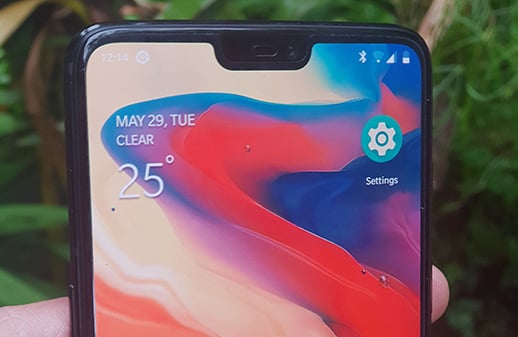 OnePlus 6 has a notch - you can turn it off