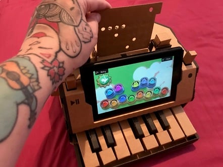 Nintendo Labo's cat piano