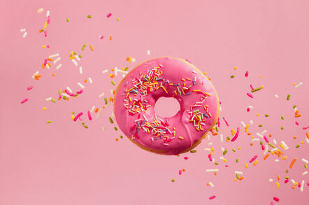 shutterstock_donut_pink.jpg?x=442&y=293&