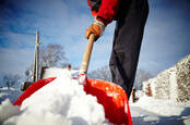 snow shovel 