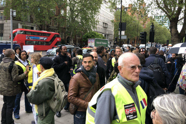 the crowd protesting Julian Assange's extradition at Westminster court