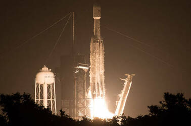 Falcon Heavy Launch (pic: NASA/Joel Kowsky)