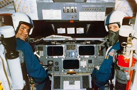 Space Shuttle Enterprise Cockpit (pic: NASA)